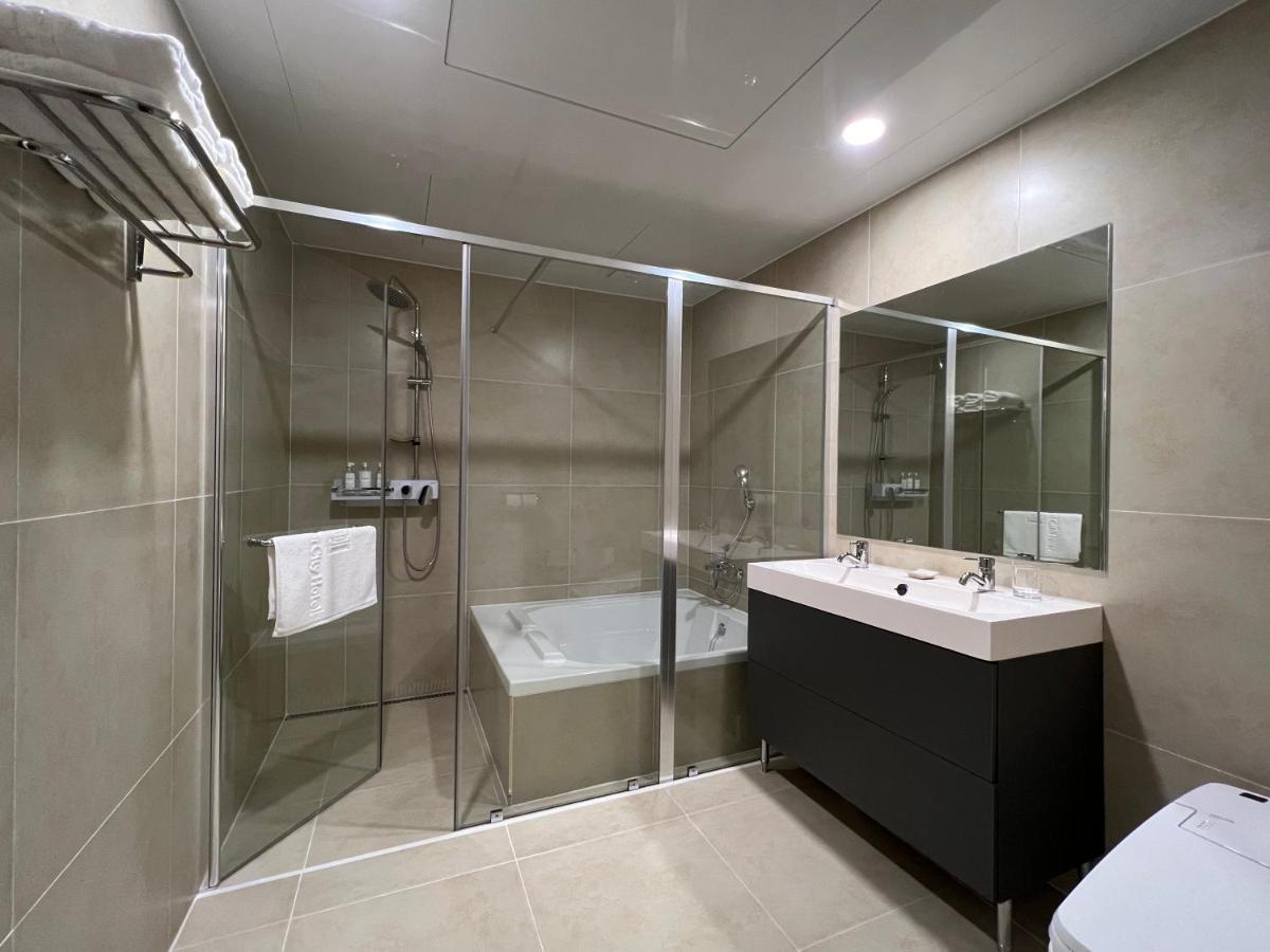 Jinhae Intercity Hotel Чханвон Экстерьер фото