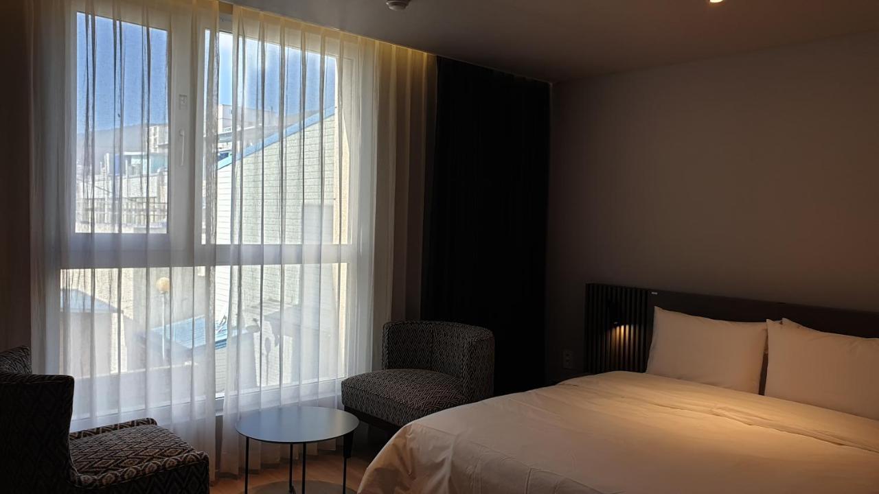 Jinhae Intercity Hotel Чханвон Экстерьер фото